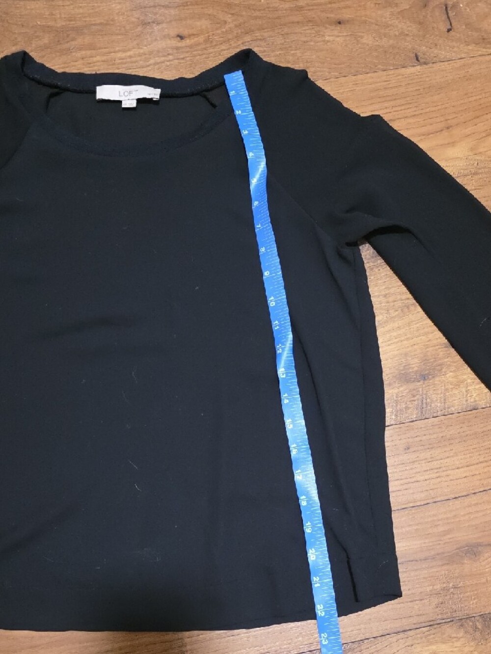 LOFT Black Long-Sleeve Lightweight Blouse - Picture 4 of 4